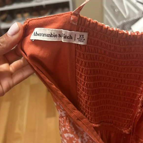 Abercrombie and Fitch summer maxi dress! Perfect for work, dinner out , winery! - Picture 2 of 2